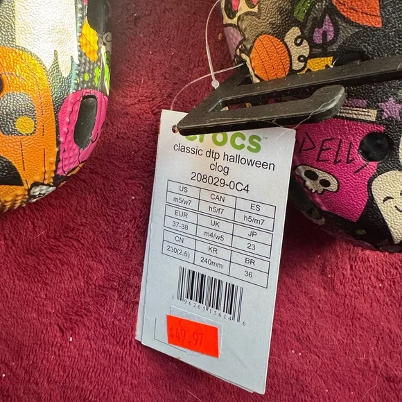 Crocs Disney Halloween pumpkin print NWT size Men5/Woman 7 - Picture 3 of 3